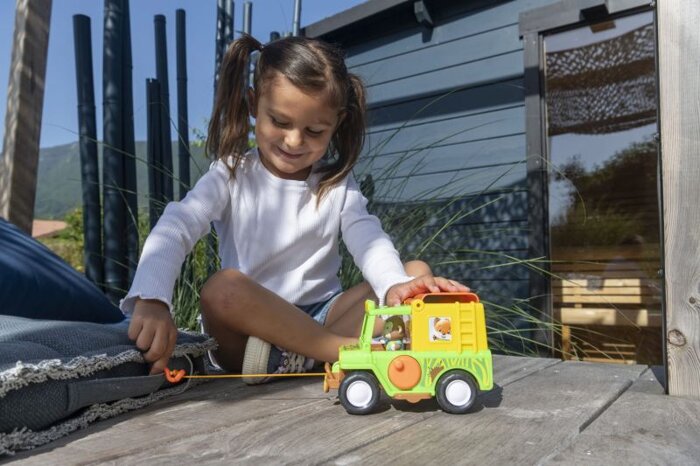 Jeep Safari samochód terenowy z akcesoriami Klorofil 