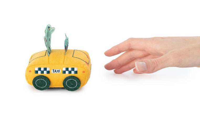 Miękkie auto ambulans z napędem pull-back Smok Joe Lilliputiens